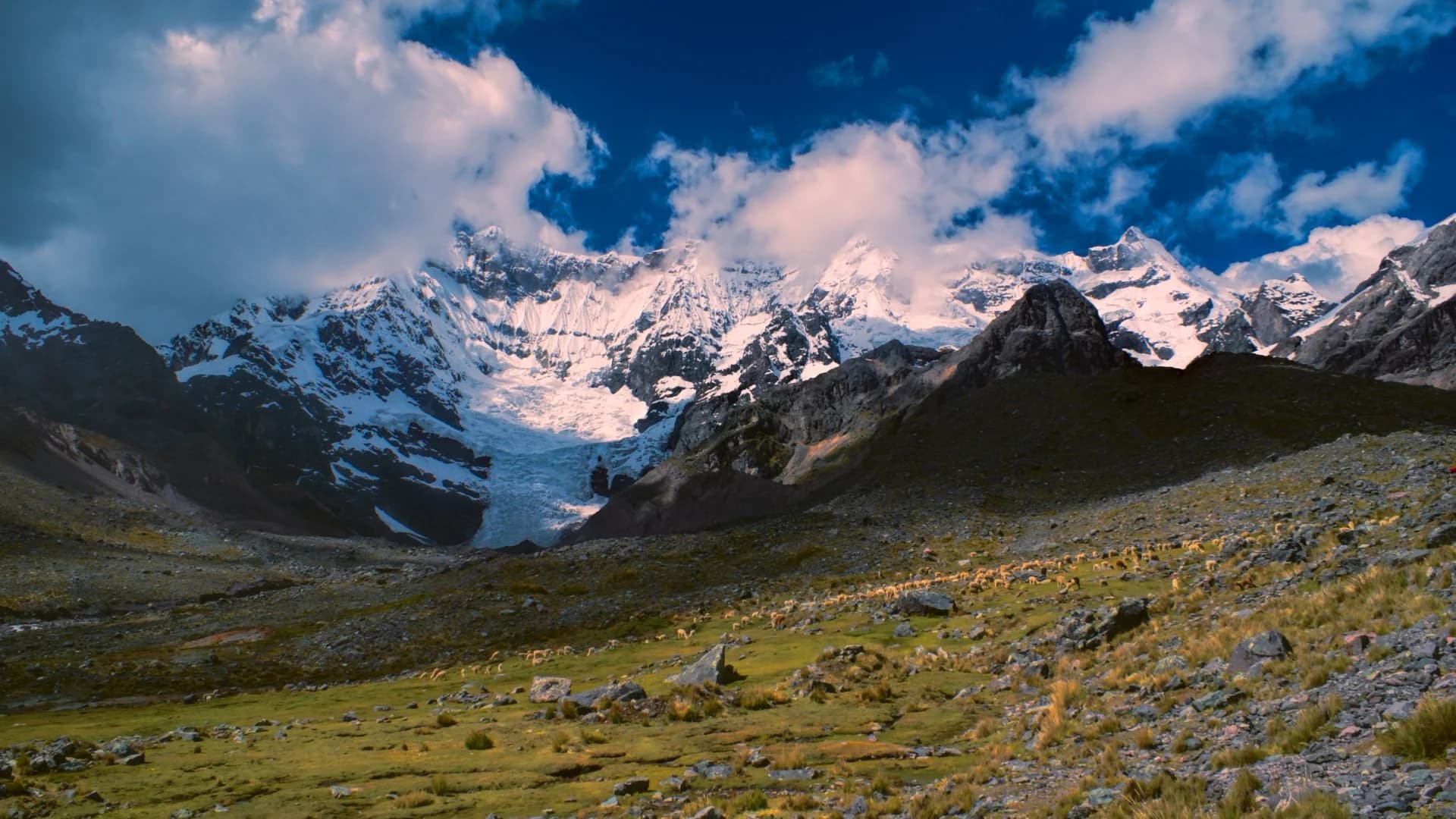 Ausangate Trek 7 Days / 6 Nights | Colorful Lagoons, 5,200 m Passes & Hot Springs