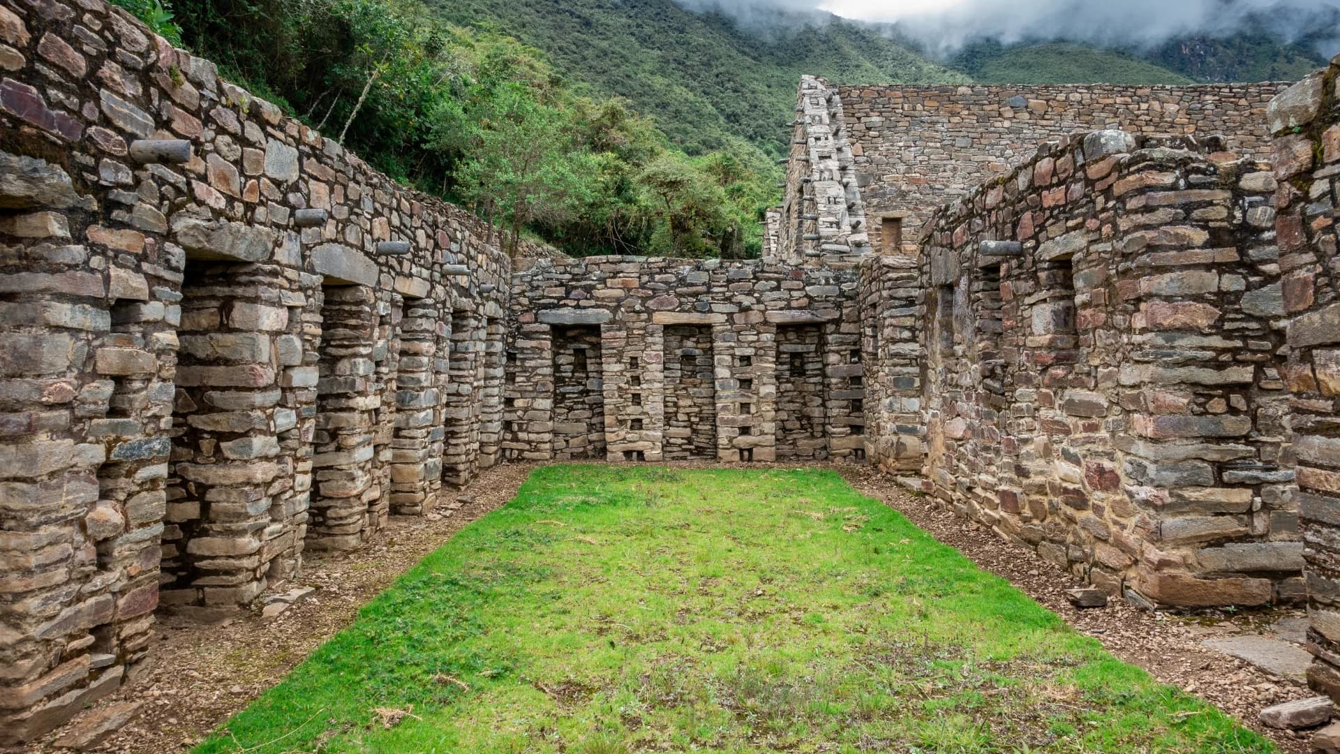 Choquequirao to Machu Picchu Trek 7D/6N | Vilcabamba Epic Route + Llaqtapata Viewpoint