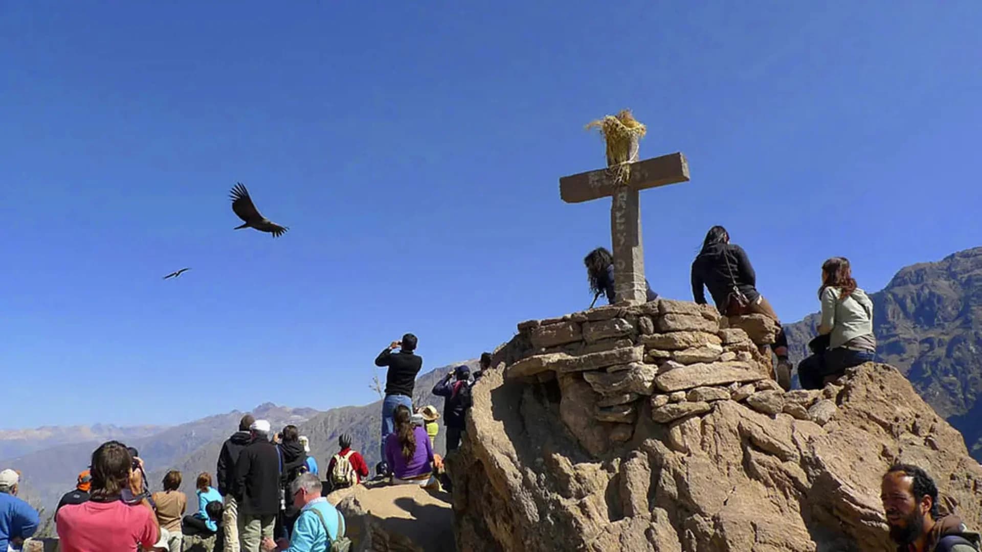 Colca Canyon Tour from Arequipa | Condor’s Cross Viewpoint + Chivay + Traditional Villages (Full Day)