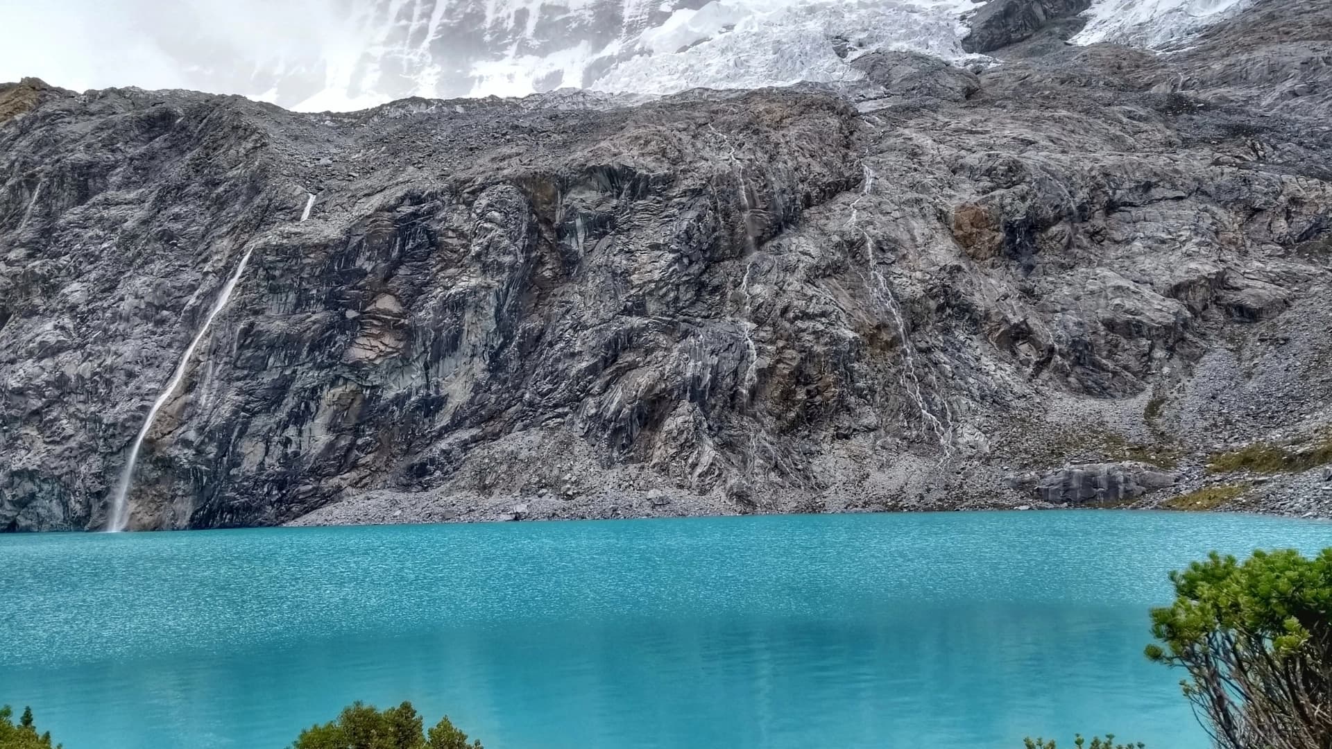Laguna 69 Tour from Huaraz: 1-Day Trek in the Cordillera Blanca