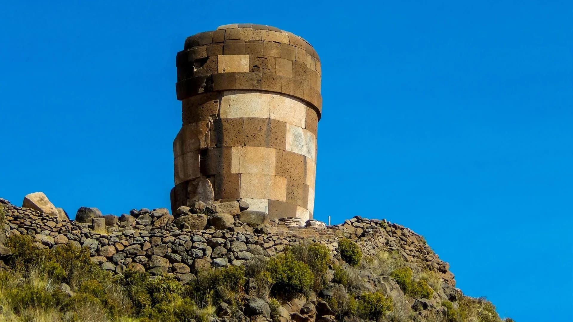 Sillustani Half-Day Tour from Puno | Kolla & Inca Chullpas + Umayo Lagoon | 30