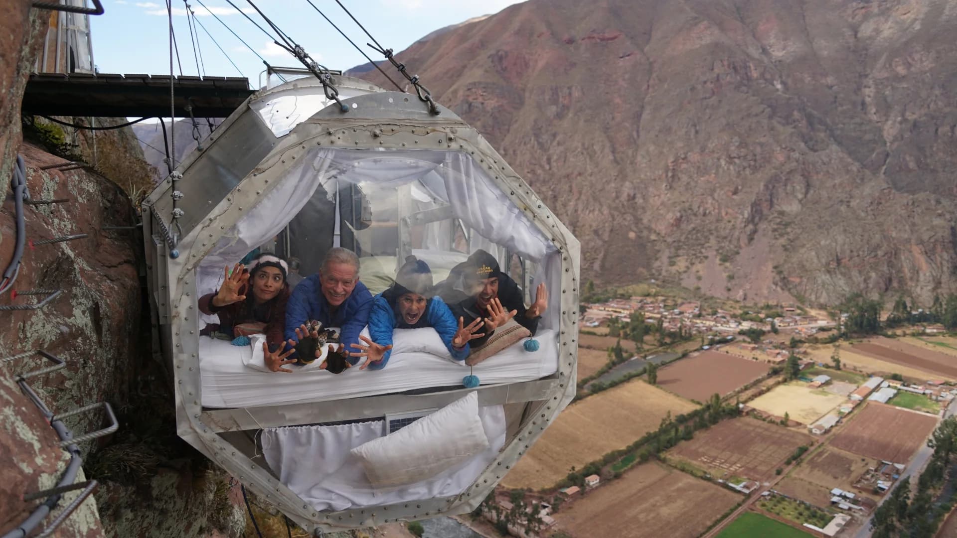 VALLE SAGRADO + SKY LOGE