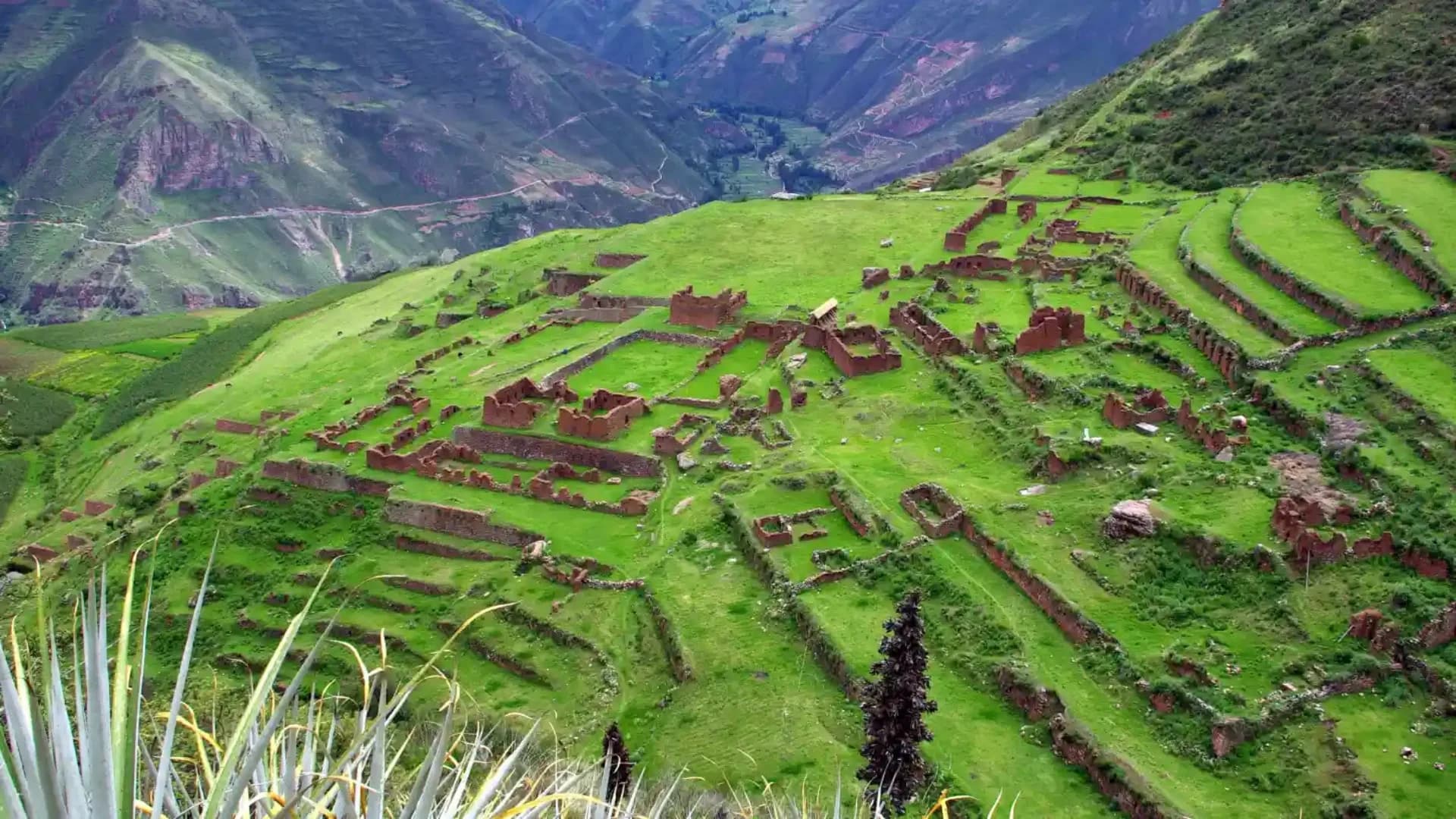 Huchuy Qosqo Trek 3D/2N + Machu Picchu | Sacred Valley Lakes & Inca Sites