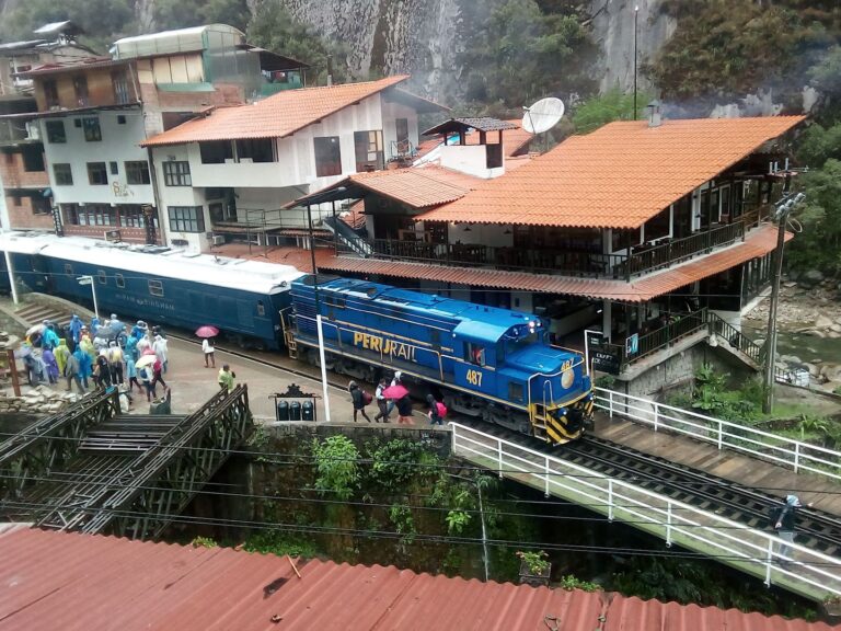 aguas calientes o machupicchu puebleo