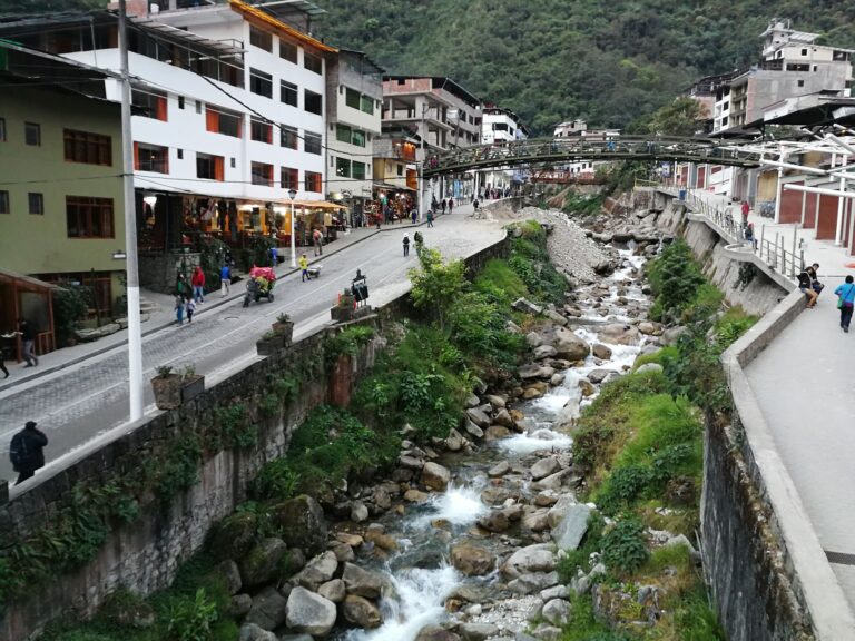 aguas calientes o machupicchu puebleo