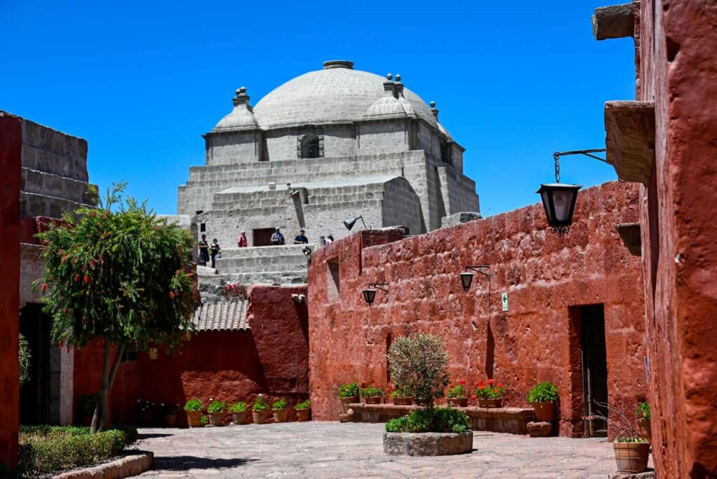 Exploring the Monastery of Santa Catalina: History, Culture and Beauty in the Heart of Arequipa